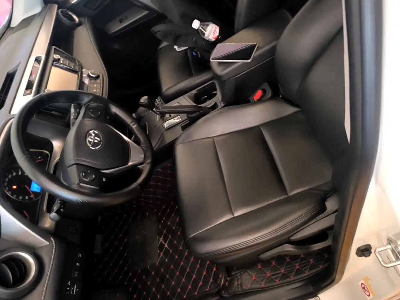Toyota RAV4 2015 2.0L CVT Two-Wheel Drive Fashion Edition — миниатюра 17