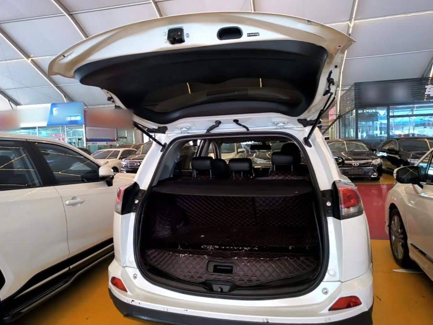 Toyota RAV4 2015 2.0L CVT Two-Wheel Drive Fashion Edition — миниатюра 22