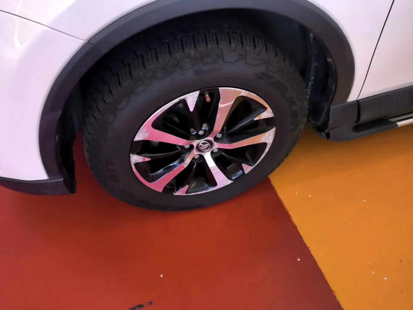 Toyota RAV4 2015 2.0L CVT Two-Wheel Drive Fashion Edition — миниатюра 10