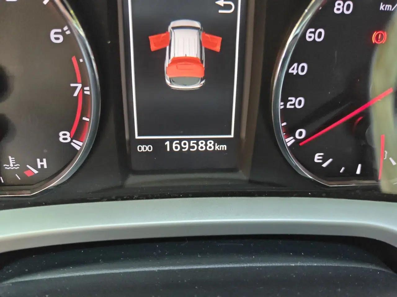 Toyota RAV4 2018 2.5L Automatic 4x4 Elite i Edition — миниатюра 11