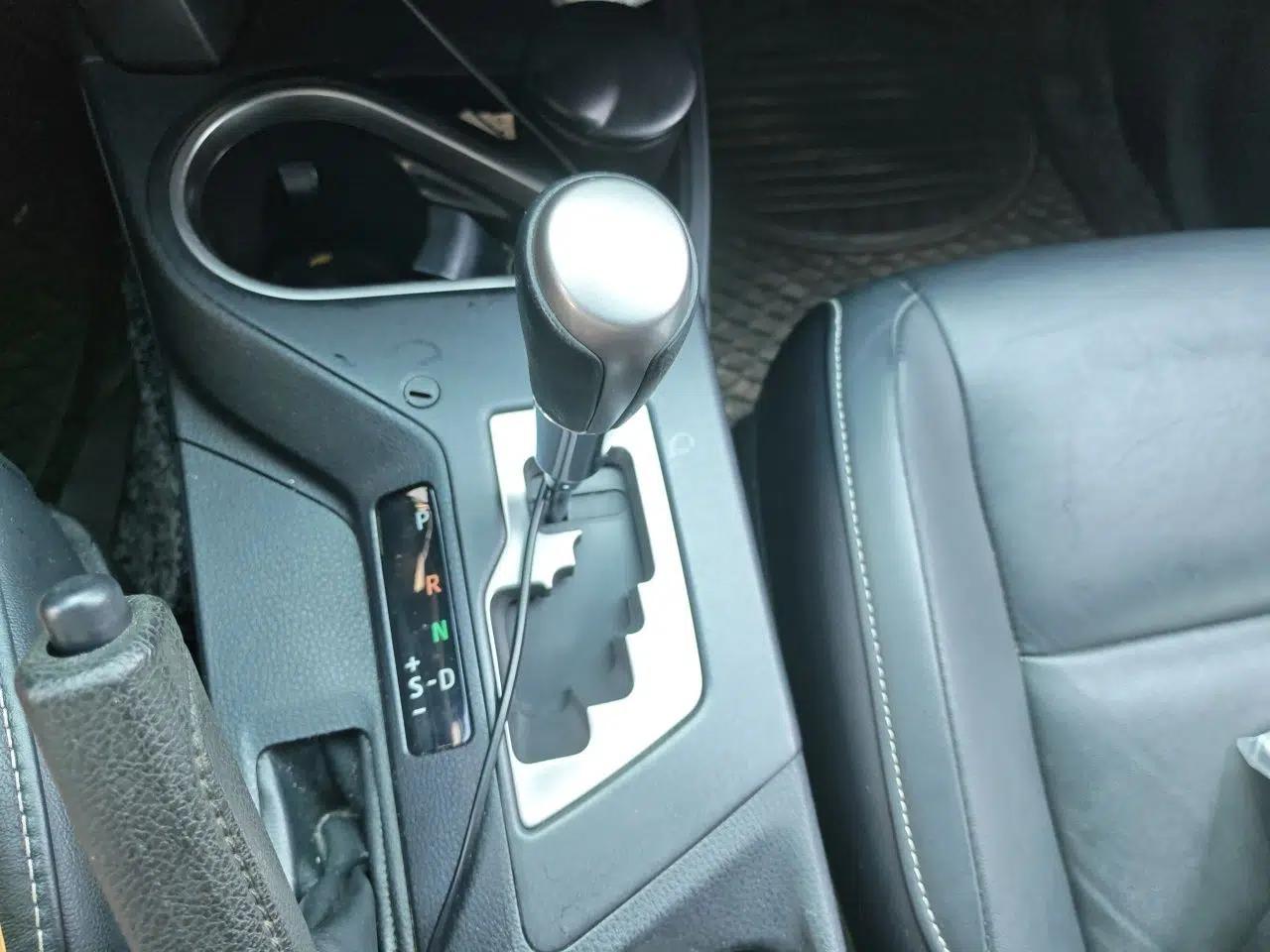 Toyota RAV4 2018 2.5L Automatic 4x4 Elite i Edition — миниатюра 13