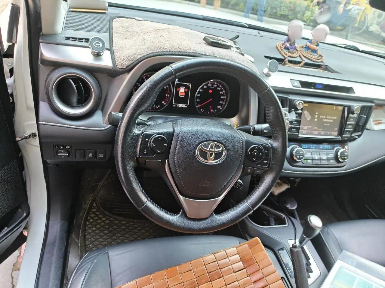 Toyota RAV4 2018 2.5L Automatic 4x4 Elite i Edition — миниатюра 9