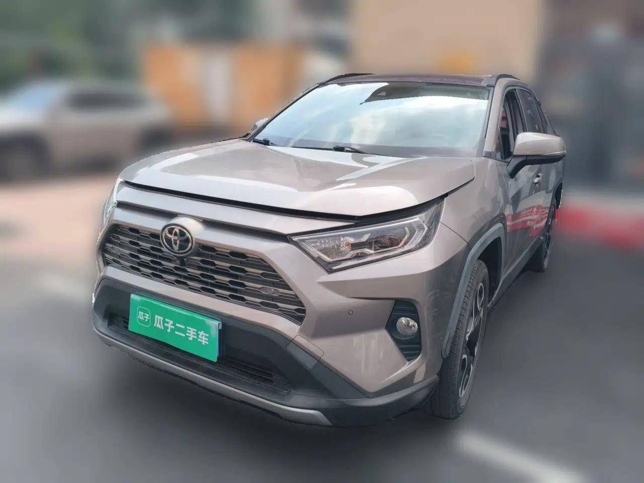 Toyota RAV4 2020 2.0L CVT Two-Wheel Drive Prestige Edition — миниатюра 1