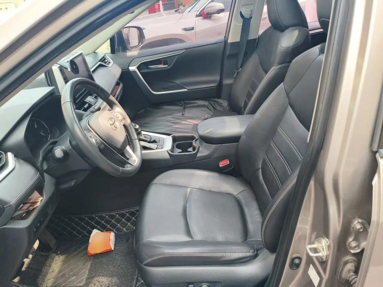 Toyota RAV4 2020 2.0L CVT Two-Wheel Drive Prestige Edition — миниатюра 15