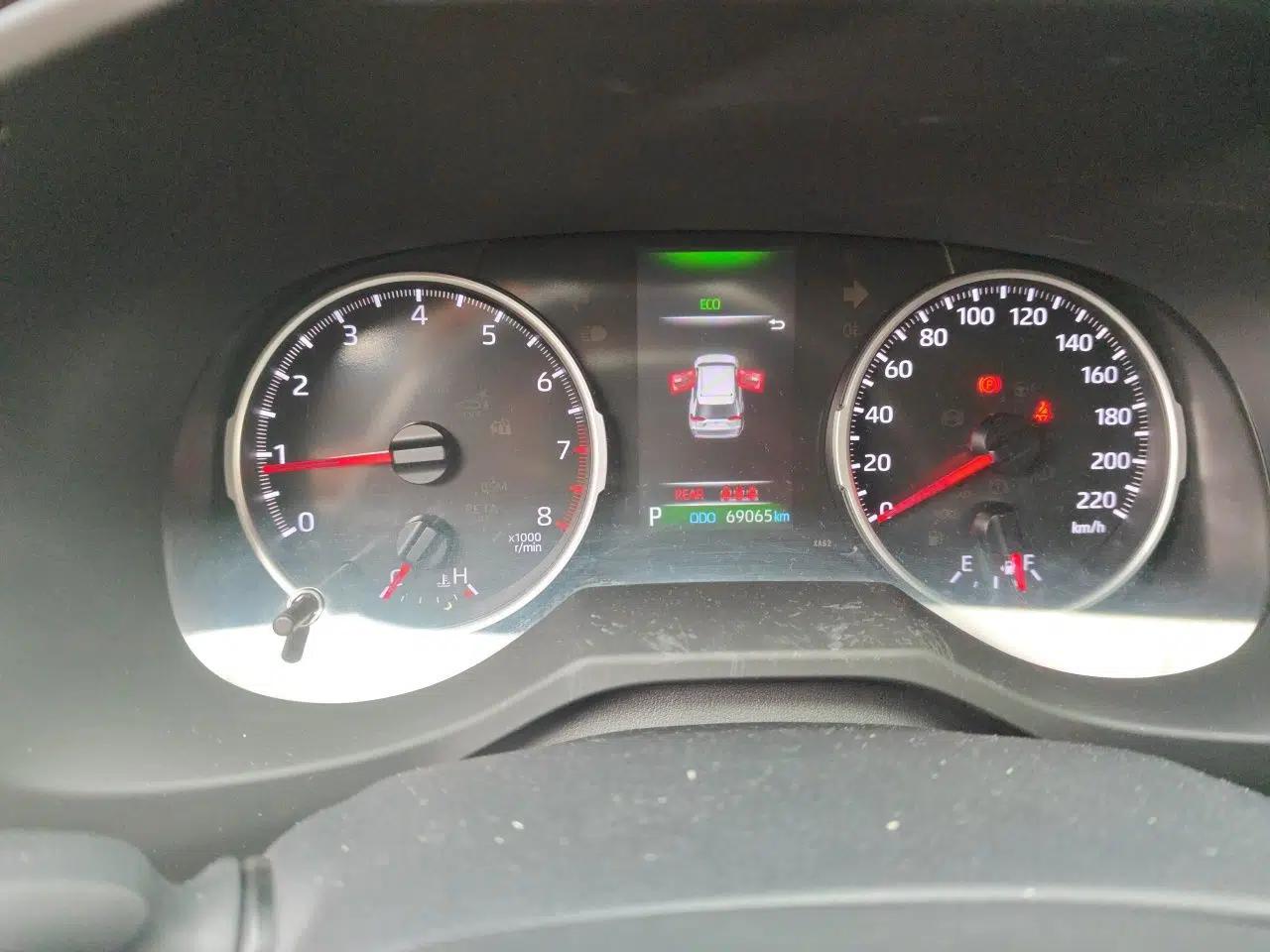 Toyota RAV4 2022 2.0L CVT Two-Wheel Drive Urban Edition — миниатюра 11