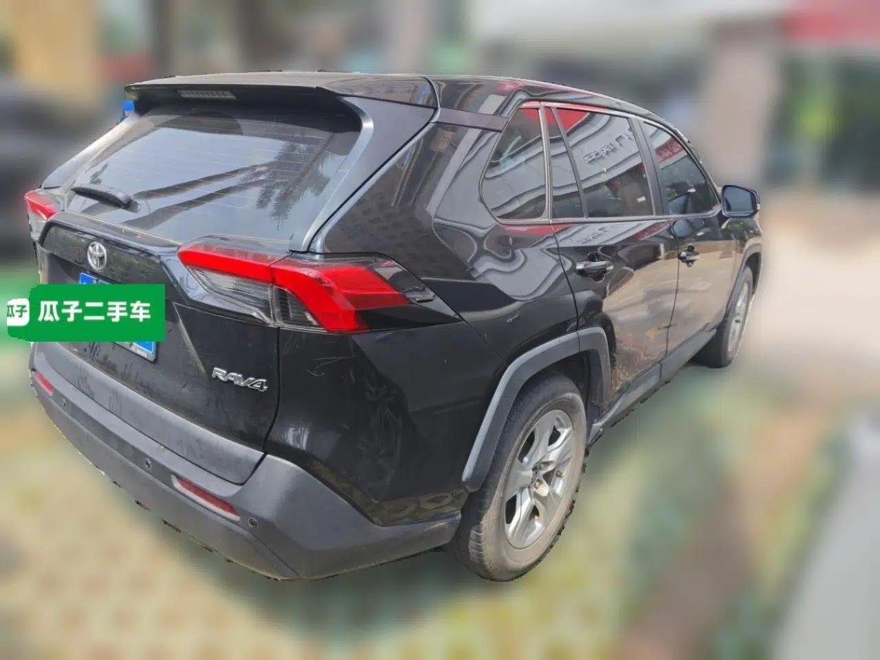 Toyota RAV4 2022 2.0L CVT Two-Wheel Drive Urban Edition — миниатюра 6