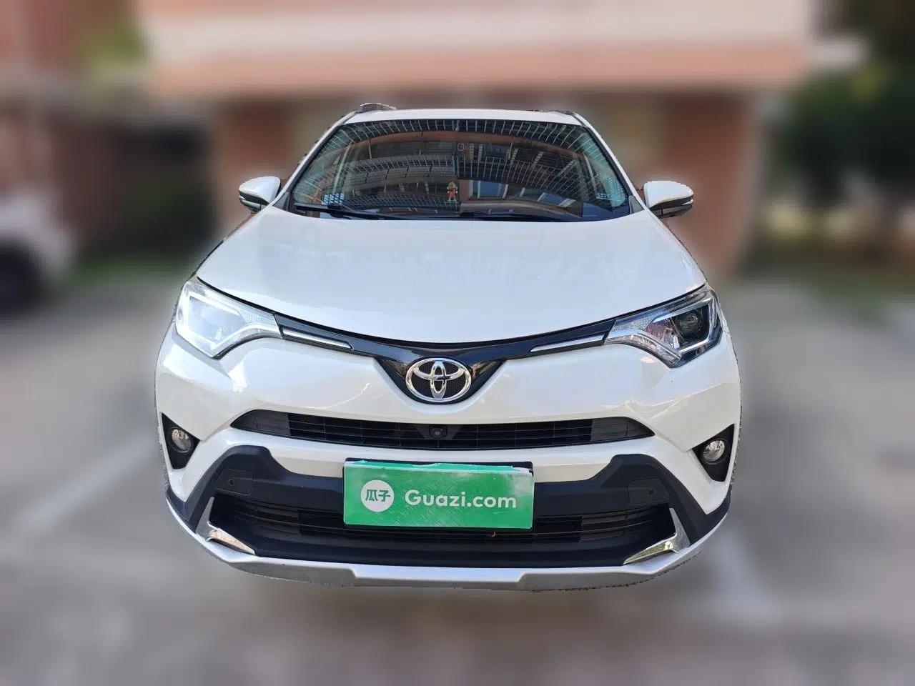 Toyota RAV4 2019 2.0L CVT Two-Wheel Drive Luxury Version China VI Standard — миниатюра 2