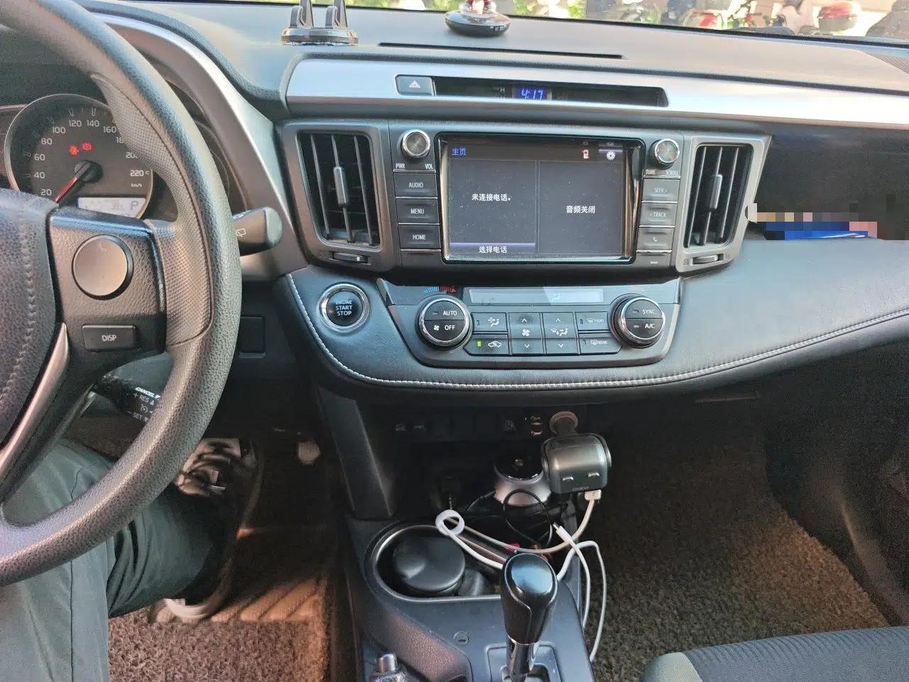 Toyota RAV4 2019 2.0L CVT Two-Wheel Drive Luxury Version China VI Standard — миниатюра 13