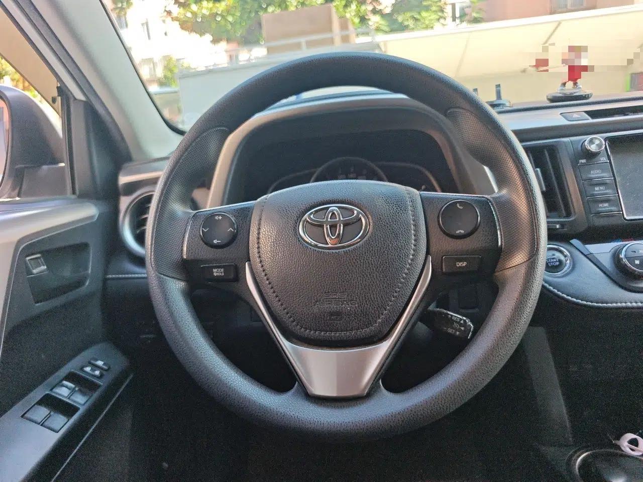 Toyota RAV4 2019 2.0L CVT Two-Wheel Drive Luxury Version China VI Standard — миниатюра 10