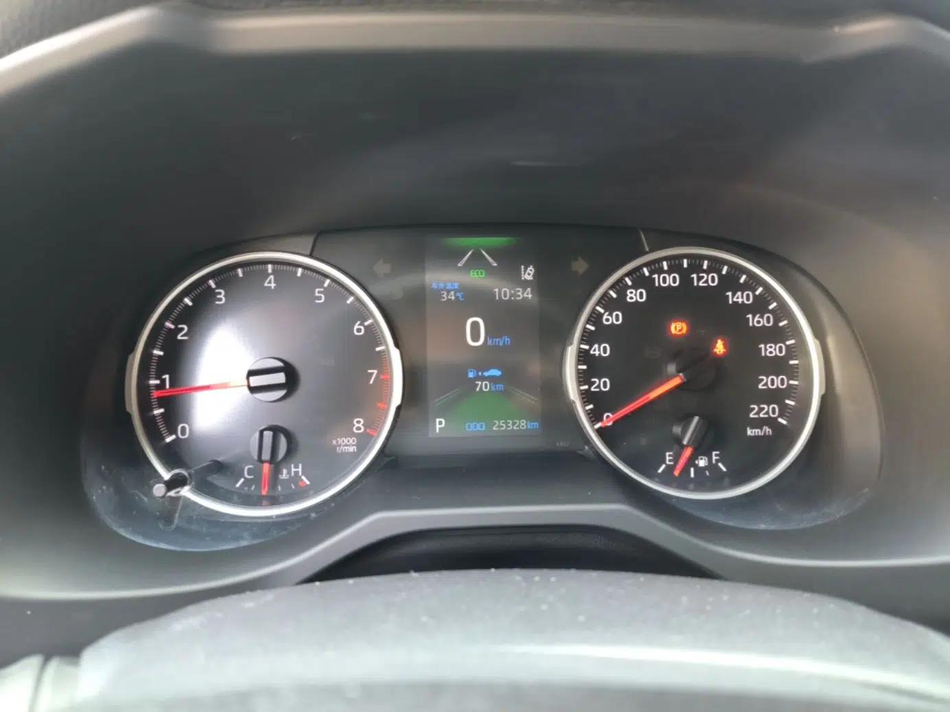 Toyota RAV4 2023 2.0L CVT Two-Wheel Drive Urban Edition — миниатюра 14
