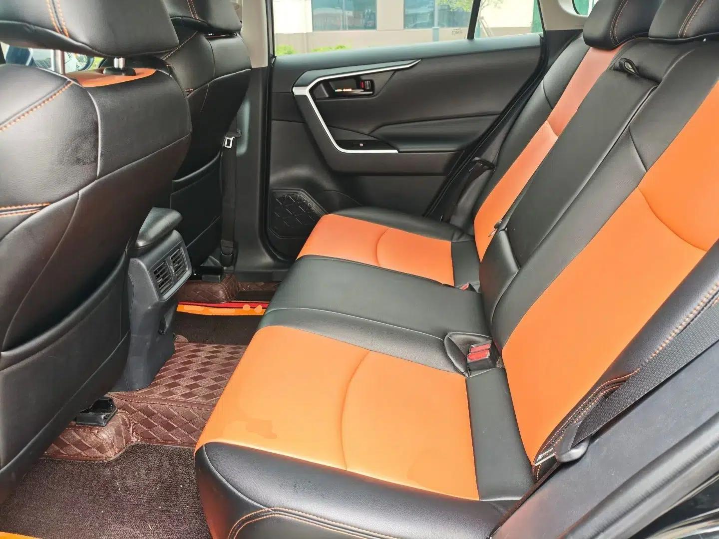 Toyota RAV4 2023 2.0L CVT Two-Wheel Drive Urban Edition — миниатюра 20