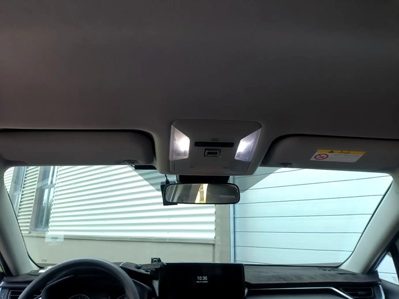Toyota RAV4 2023 2.0L CVT Two-Wheel Drive Urban Edition — миниатюра 21