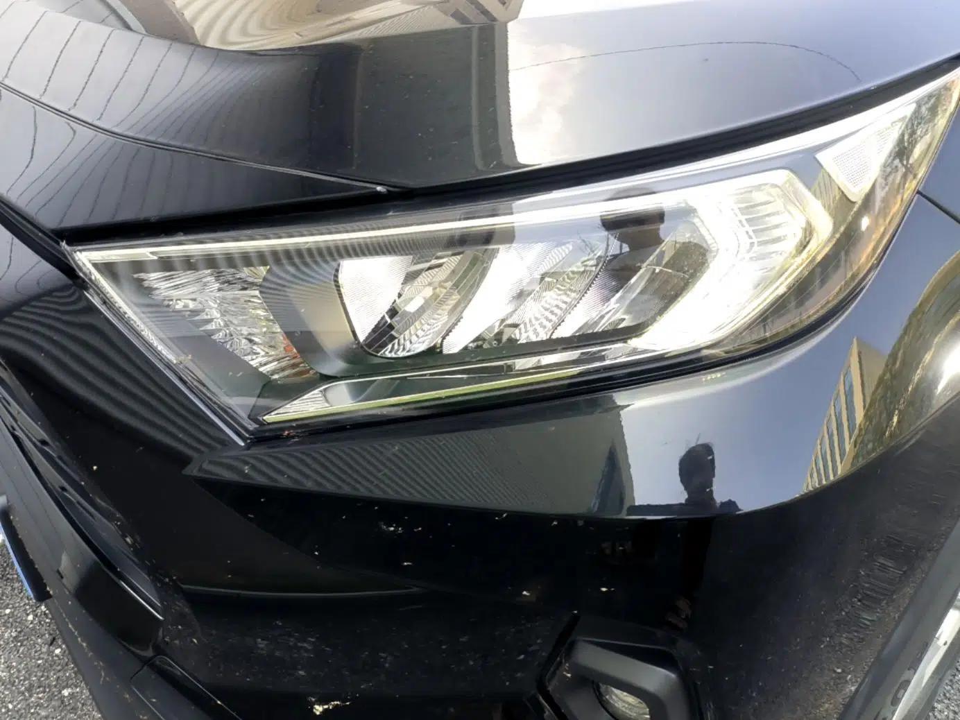 Toyota RAV4 2023 2.0L CVT Two-Wheel Drive Urban Edition — миниатюра 8