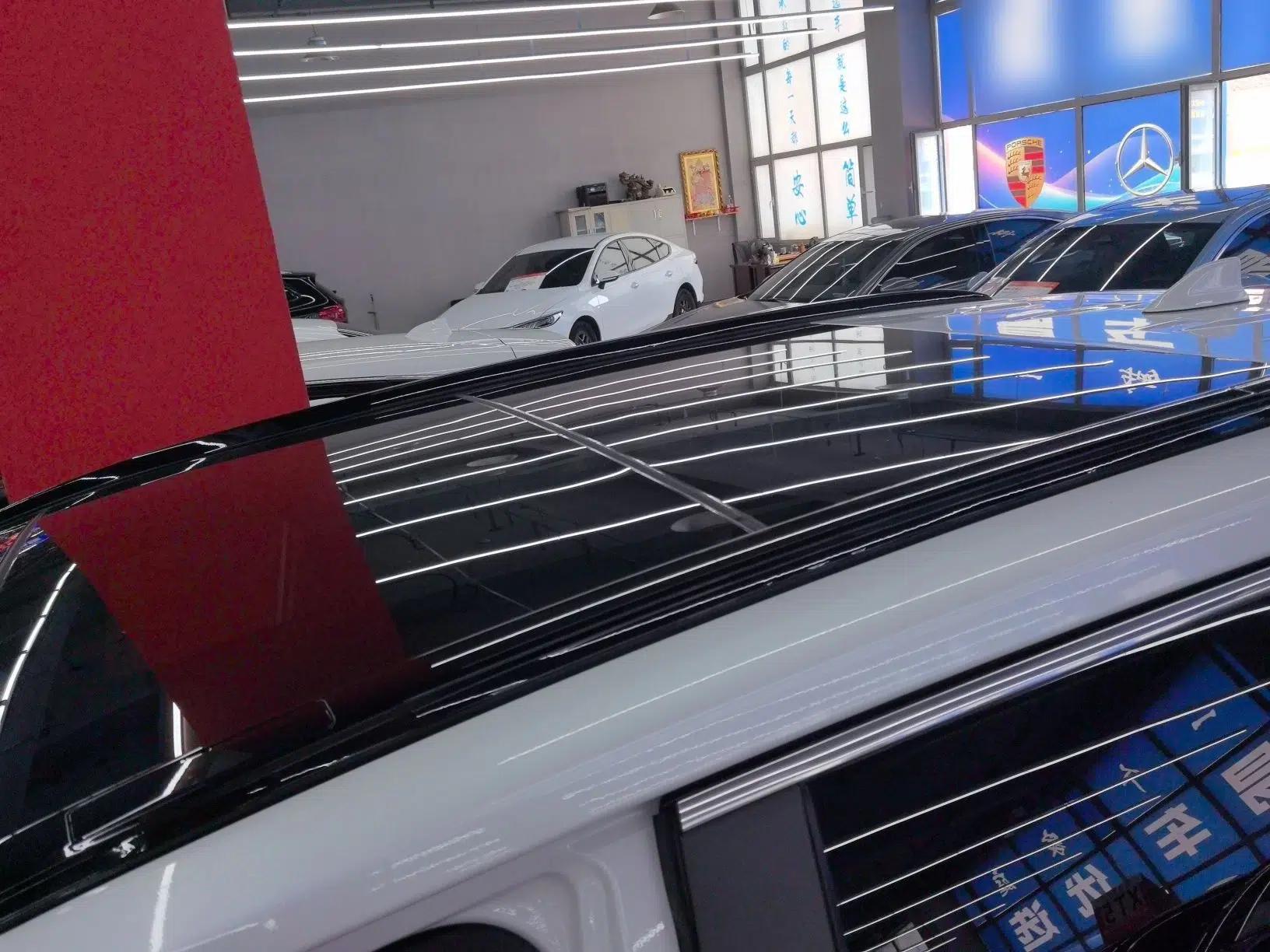 Toyota RAV4 2023 2.0L CVT Two-Wheel Drive 20th Anniversary Platinum Edition — миниатюра 2