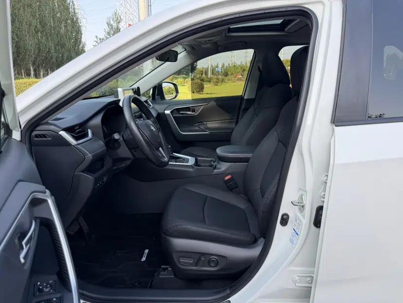 Toyota RAV4 2020 2.0L CVT 4x4 Trend Edition — миниатюра 8