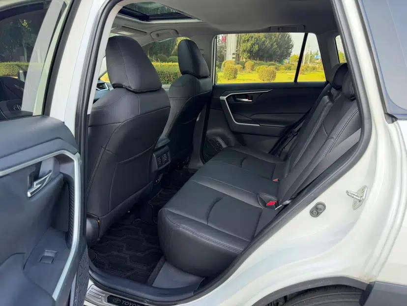 Toyota RAV4 2020 2.0L CVT 4x4 Trend Edition — миниатюра 9
