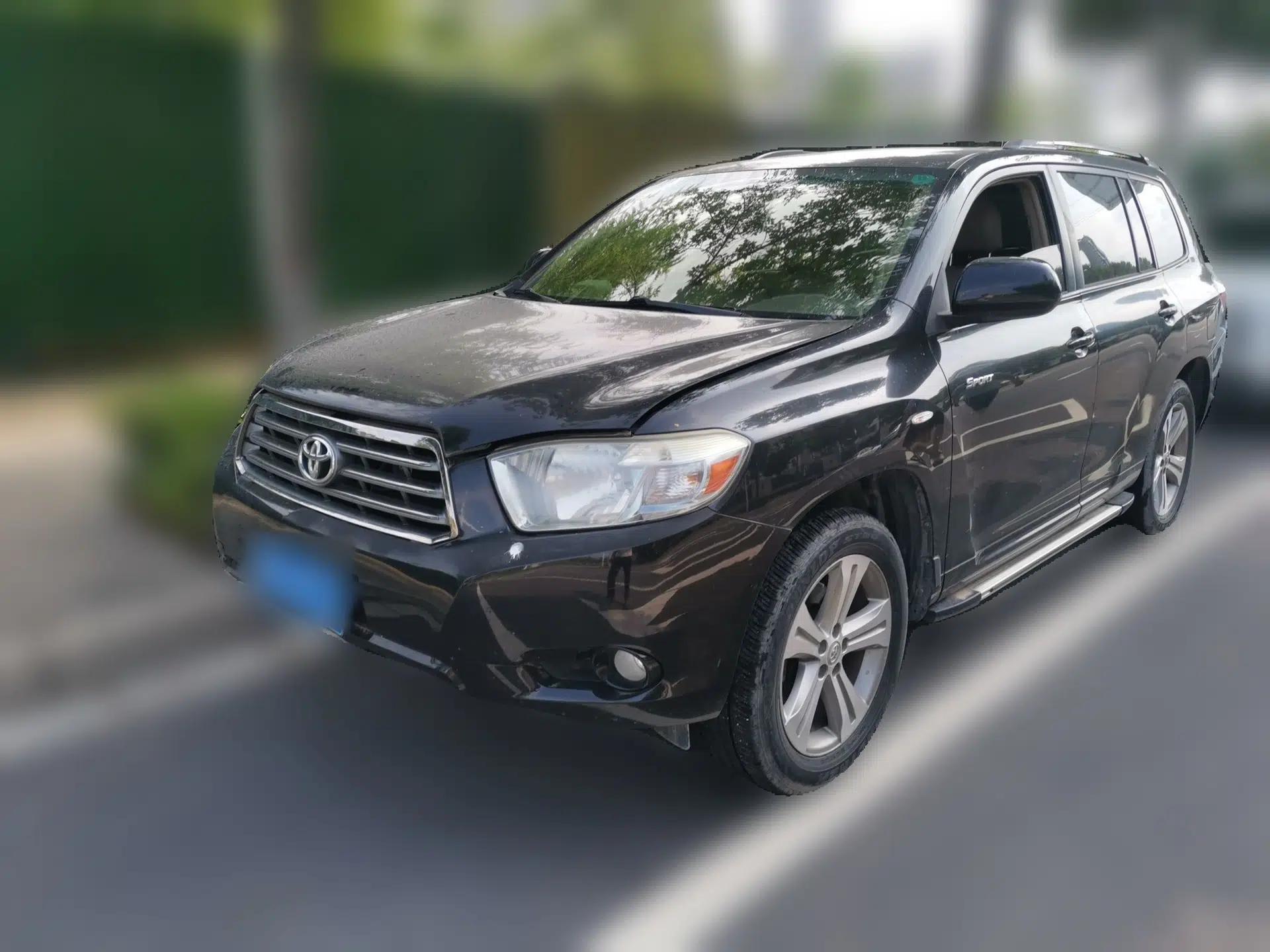 Toyota Highlander 2011 2.7L Two-Wheel Drive 7-Seater Luxury Edition — миниатюра 1