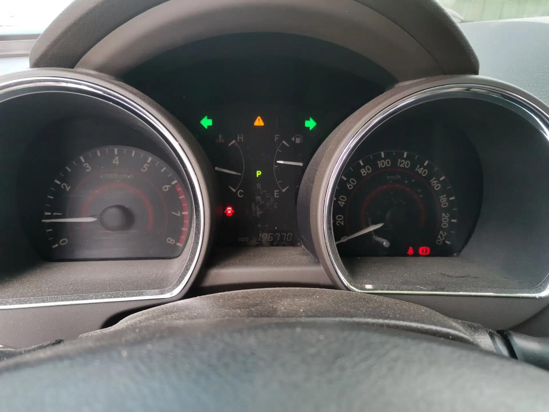 Toyota Highlander 2011 2.7L Two-Wheel Drive 7-Seater Luxury Edition — миниатюра 11