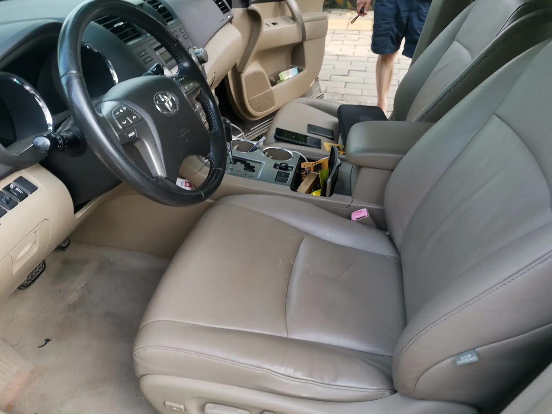 Toyota Highlander 2011 2.7L Two-Wheel Drive 7-Seater Luxury Edition — миниатюра 15