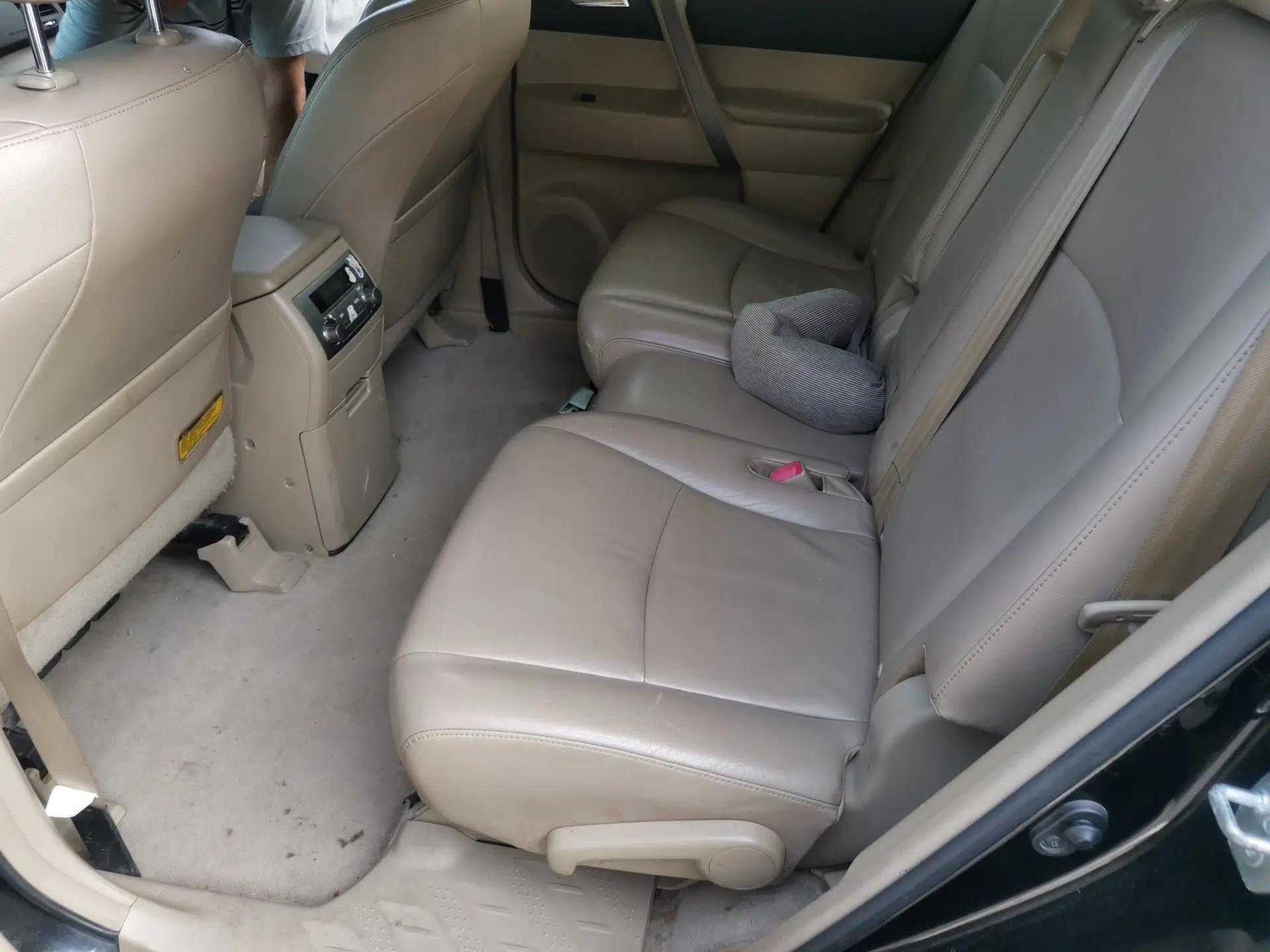 Toyota Highlander 2011 2.7L Two-Wheel Drive 7-Seater Luxury Edition — миниатюра 17