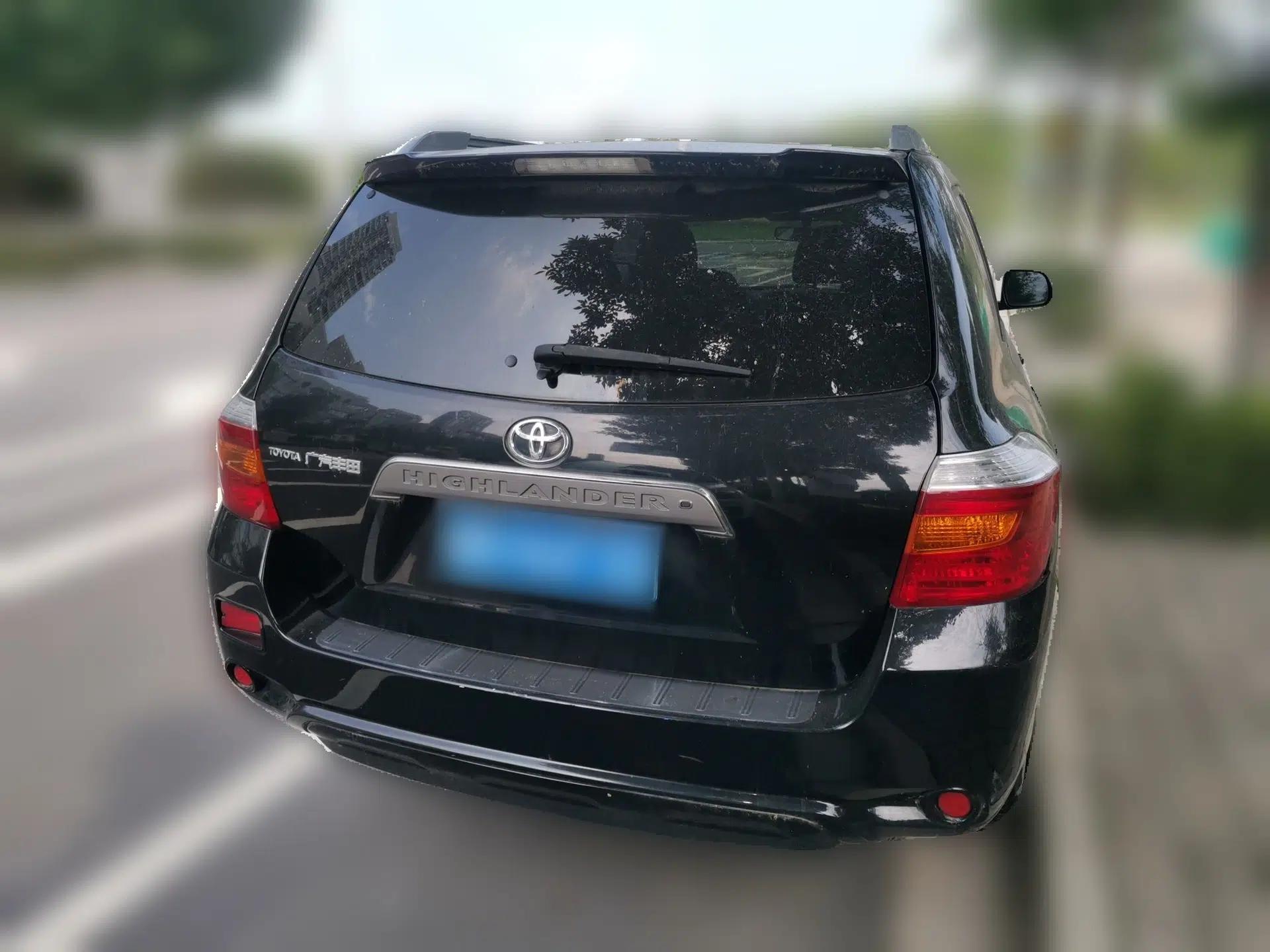 Toyota Highlander 2011 2.7L Two-Wheel Drive 7-Seater Luxury Edition — миниатюра 5