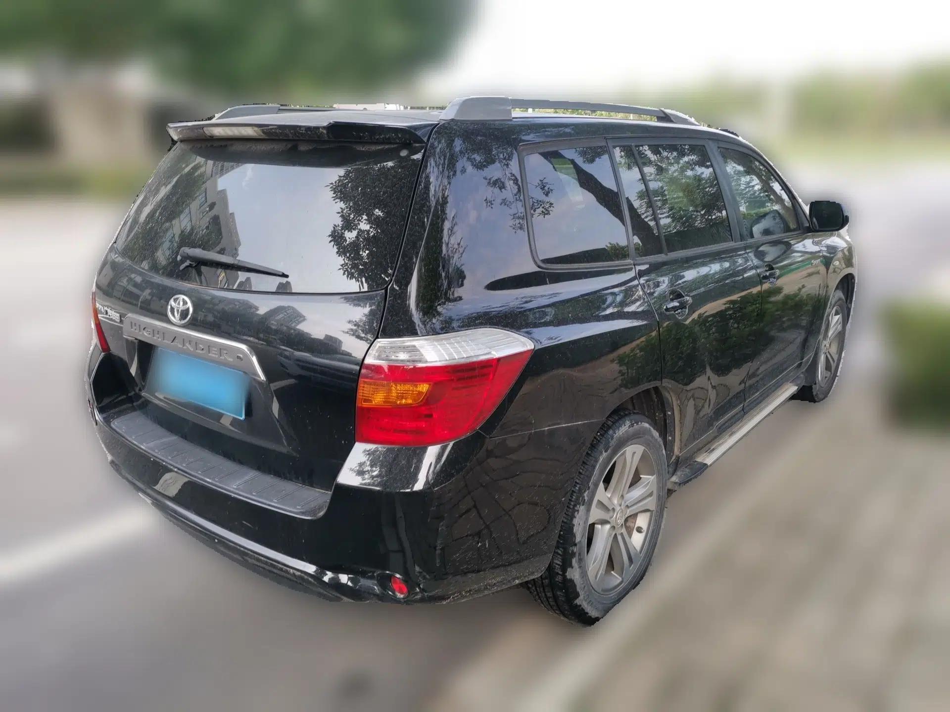 Toyota Highlander 2011 2.7L Two-Wheel Drive 7-Seater Luxury Edition — миниатюра 6
