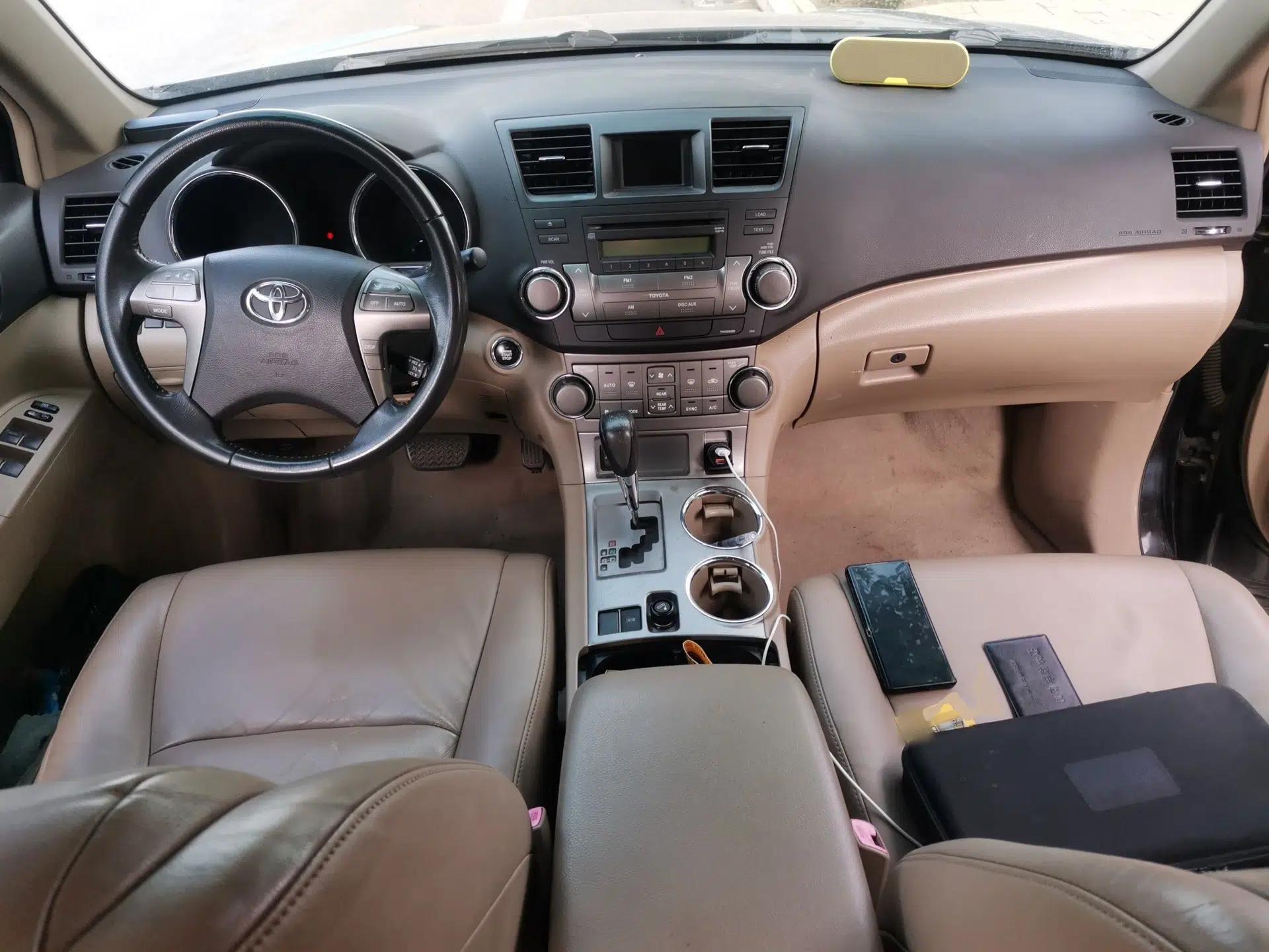 Toyota Highlander 2011 2.7L Two-Wheel Drive 7-Seater Luxury Edition — миниатюра 9
