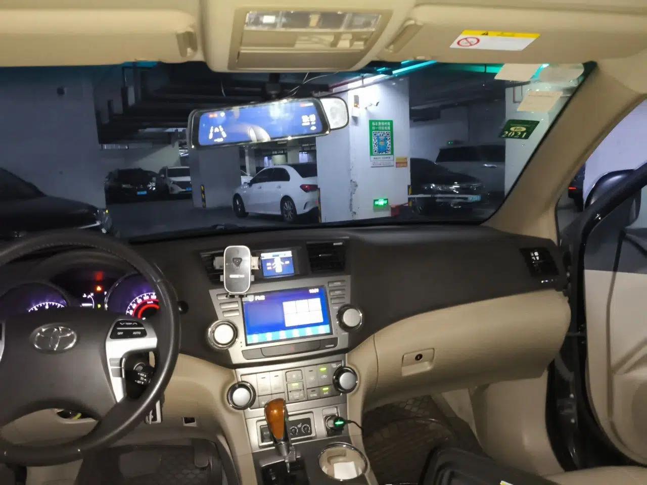 Toyota Highlander 2013 2.7L Two-Wheel Drive 7-Seater Zijin Edition — миниатюра 18