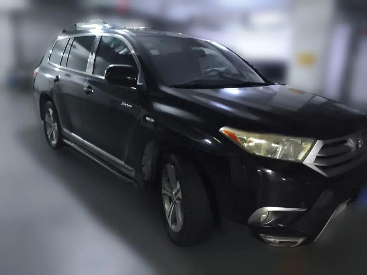 Toyota Highlander 2013 2.7L Two-Wheel Drive 7-Seater Zijin Edition — миниатюра 3