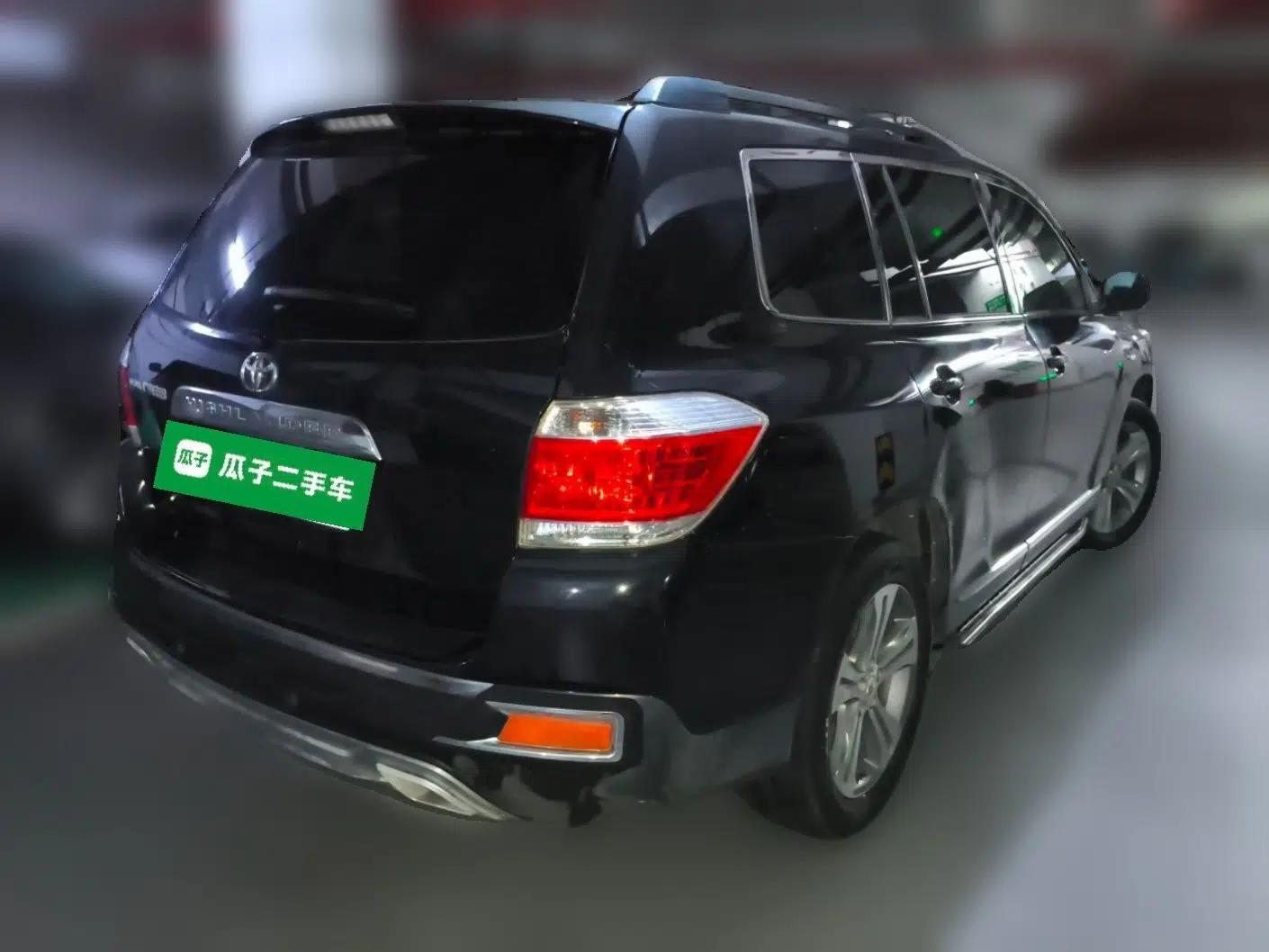 Toyota Highlander 2013 2.7L Two-Wheel Drive 7-Seater Zijin Edition — миниатюра 6
