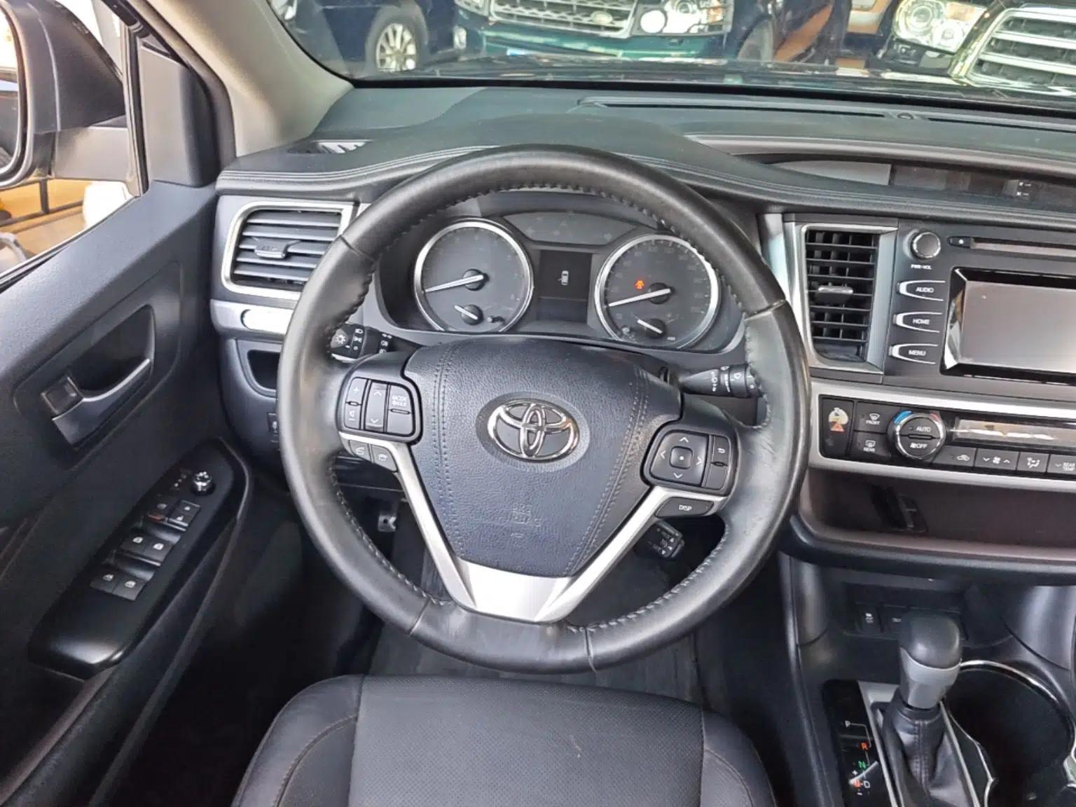 Toyota Highlander 2015 2.0T Two-Wheel Drive Luxury Edition 7 Seats — миниатюра 13