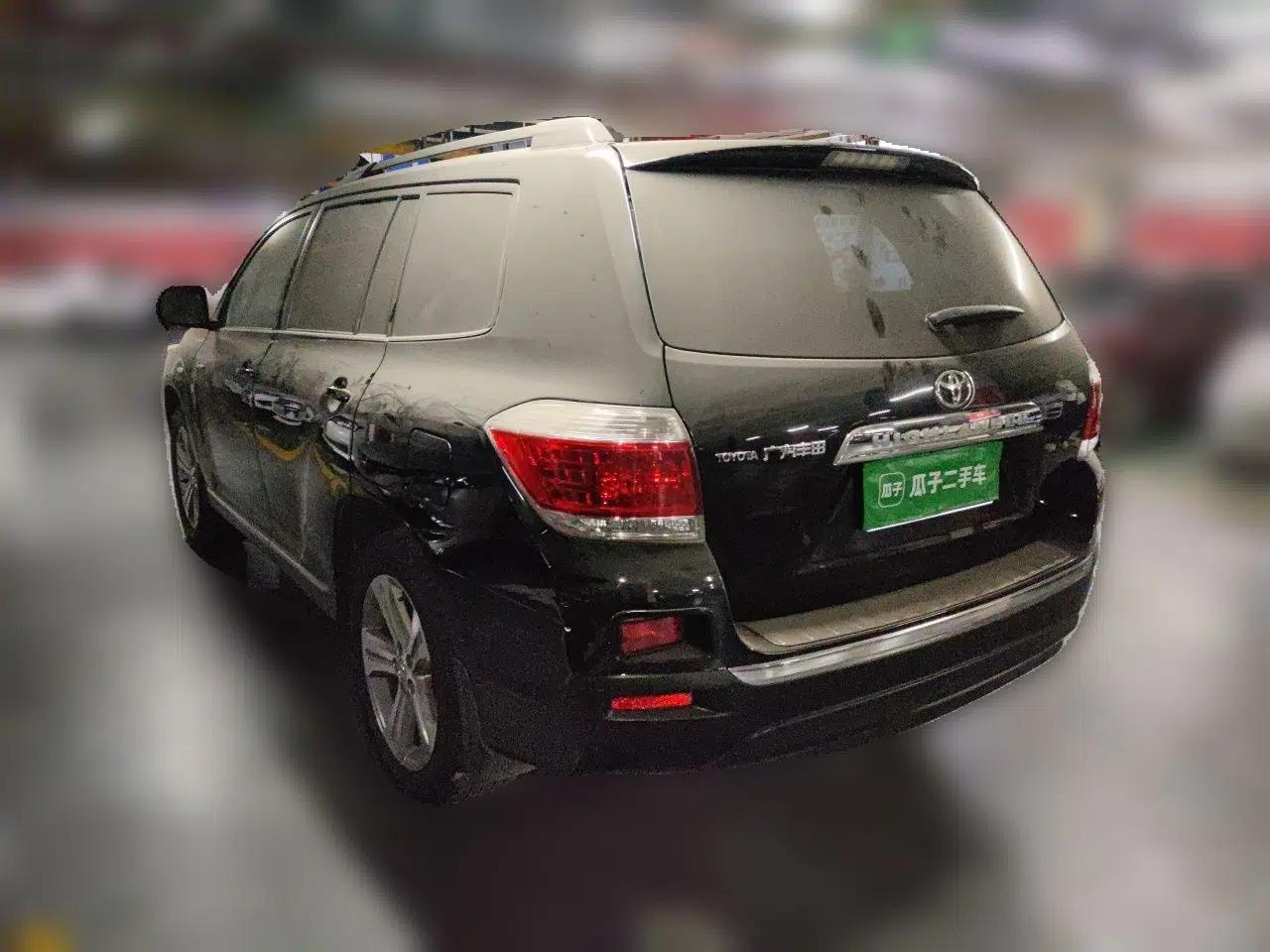 Toyota Highlander 2012 2.7L Two-Wheel Drive 7-Seater Luxury Edition — миниатюра 4