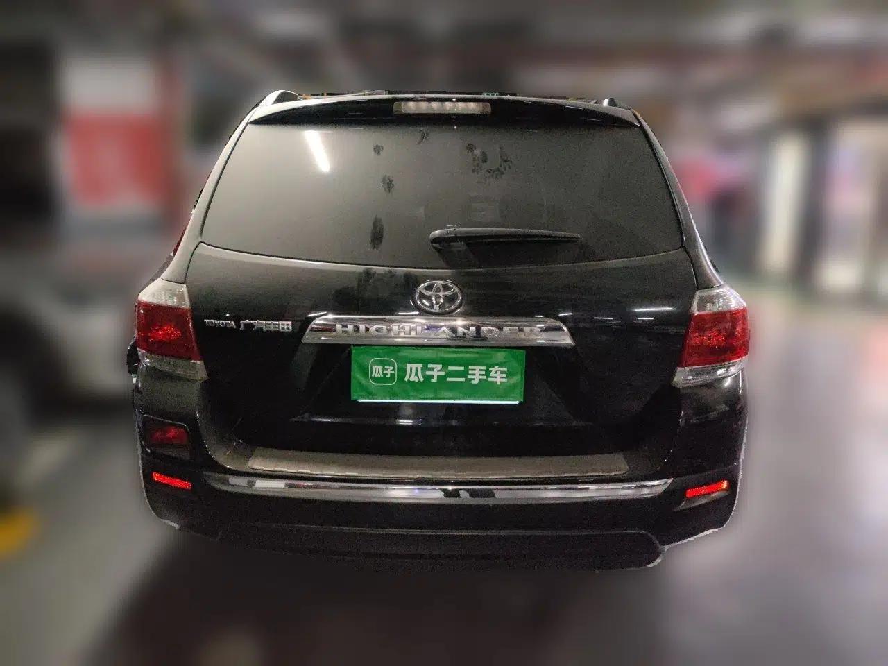 Toyota Highlander 2012 2.7L Two-Wheel Drive 7-Seater Luxury Edition — миниатюра 5