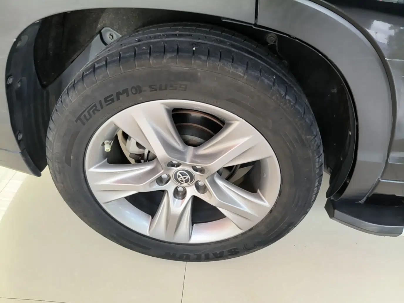 Toyota Highlander 2018 2.0T Four-Wheel Drive Luxury Edition 7 Seats China V Emission Standard — миниатюра 11