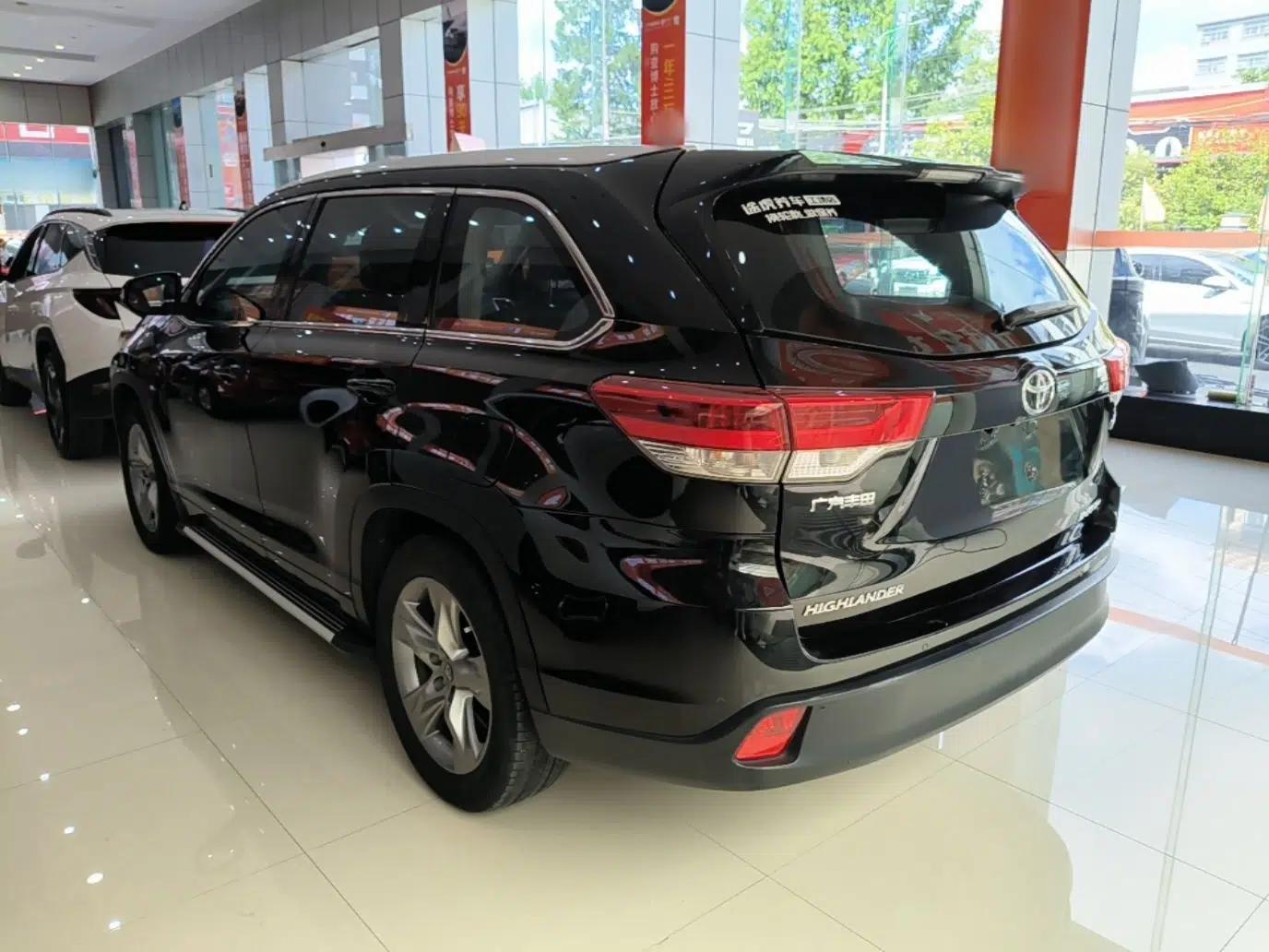 Toyota Highlander 2018 2.0T Four-Wheel Drive Luxury Edition 7 Seats China V Emission Standard — миниатюра 4