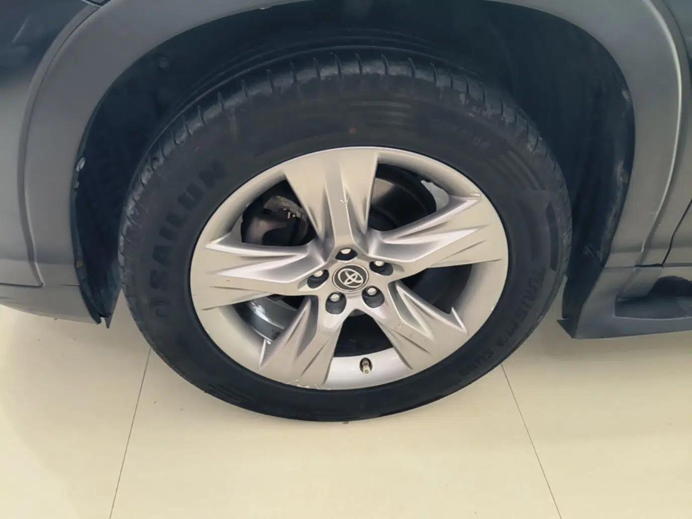 Toyota Highlander 2018 2.0T Four-Wheel Drive Luxury Edition 7 Seats China V Emission Standard — миниатюра 10
