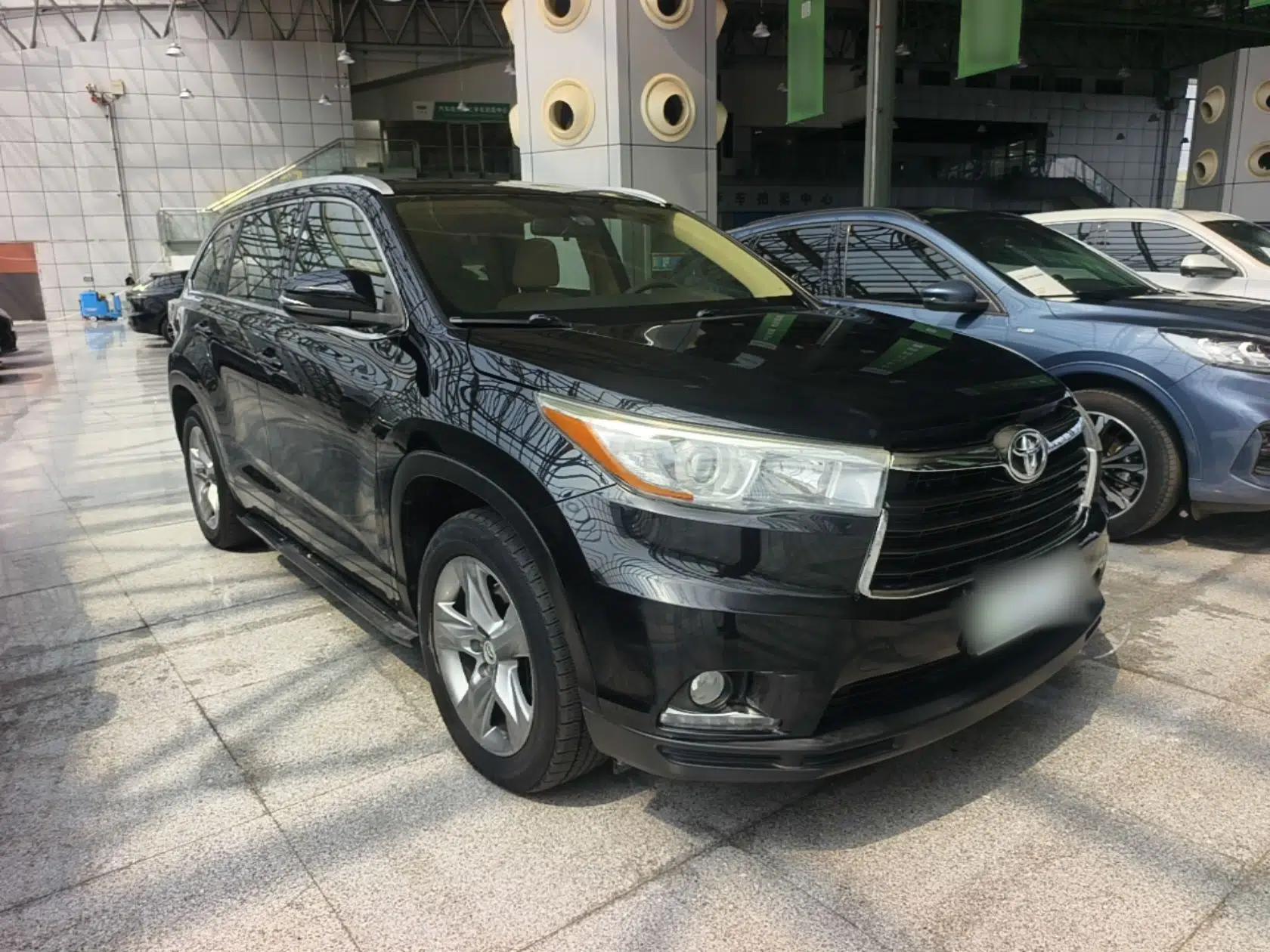 Toyota Highlander 2015 2.0T Four-Wheel Drive Luxury Edition 7-Seater — миниатюра 12