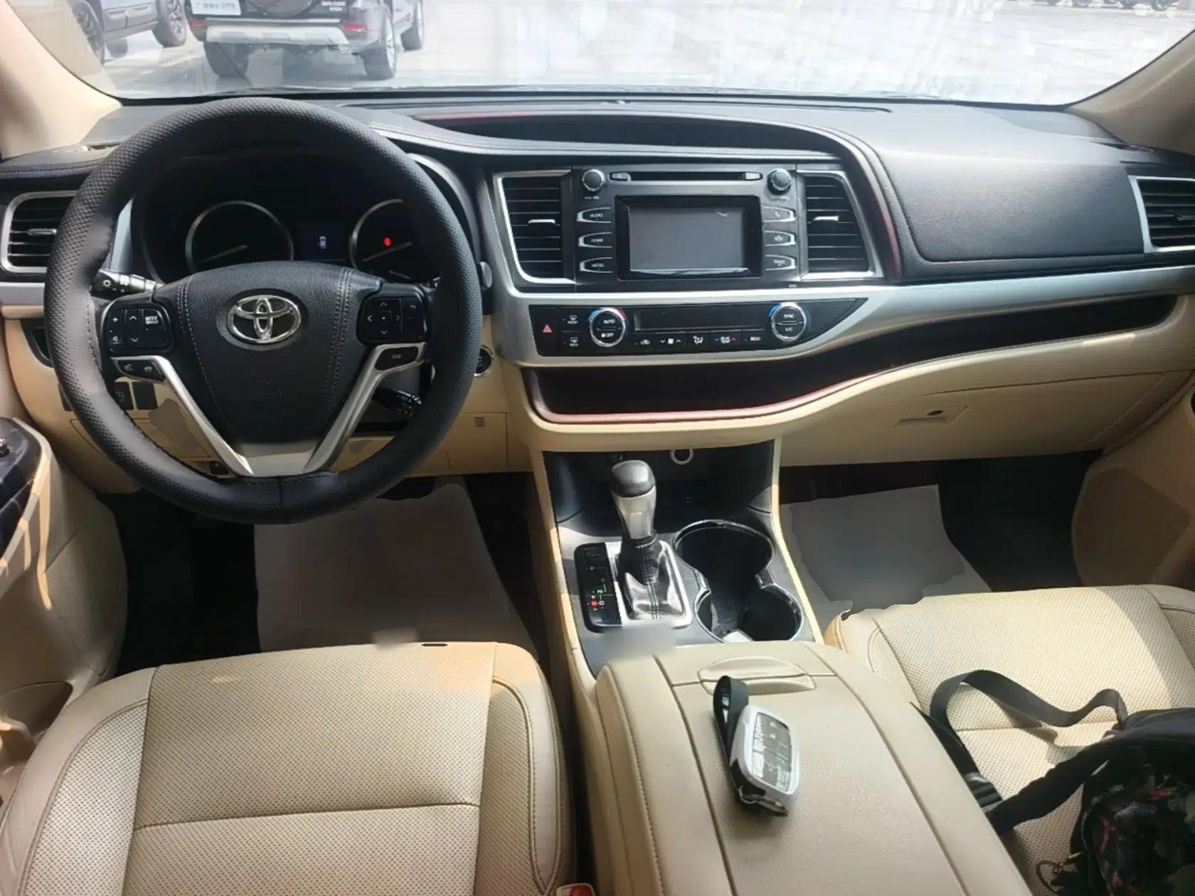 Toyota Highlander 2015 2.0T Four-Wheel Drive Luxury Edition 7-Seater — миниатюра 17