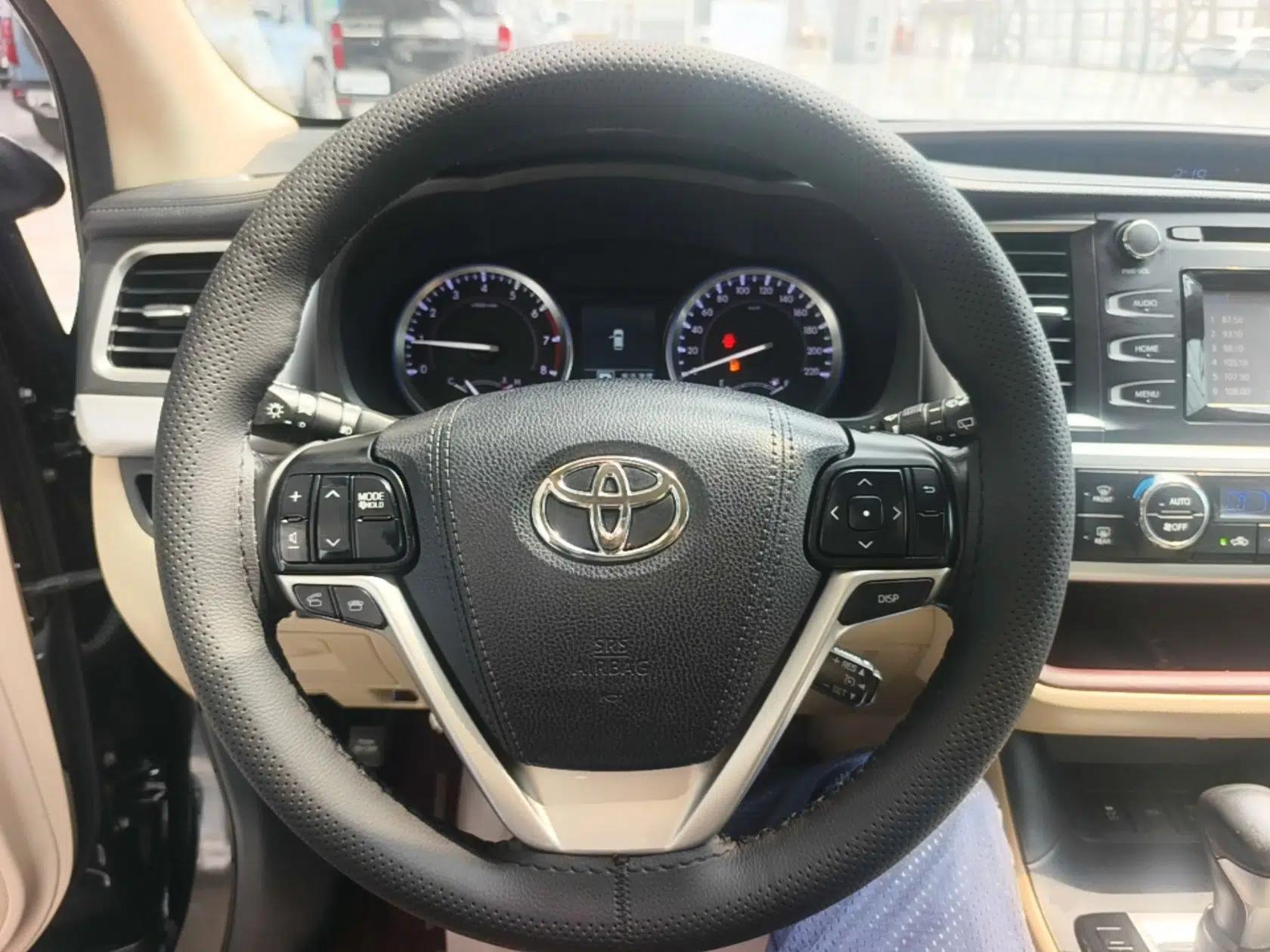 Toyota Highlander 2015 2.0T Four-Wheel Drive Luxury Edition 7-Seater — миниатюра 18
