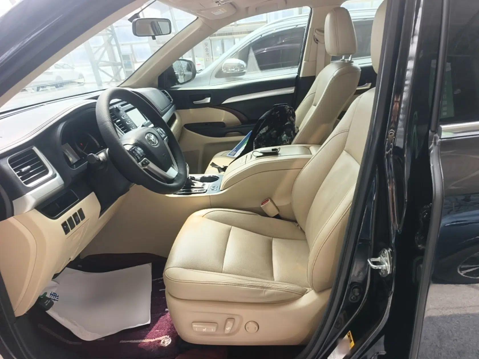 Toyota Highlander 2015 2.0T Four-Wheel Drive Luxury Edition 7-Seater — миниатюра 22