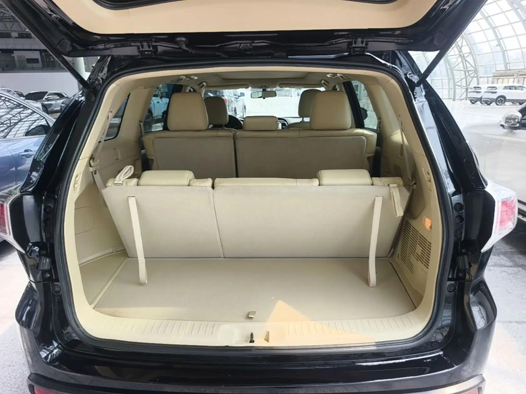 Toyota Highlander 2015 2.0T Four-Wheel Drive Luxury Edition 7-Seater — миниатюра 27