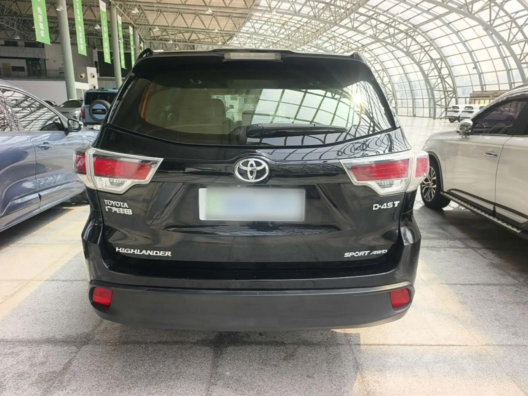 Toyota Highlander 2015 2.0T Four-Wheel Drive Luxury Edition 7-Seater — миниатюра 5