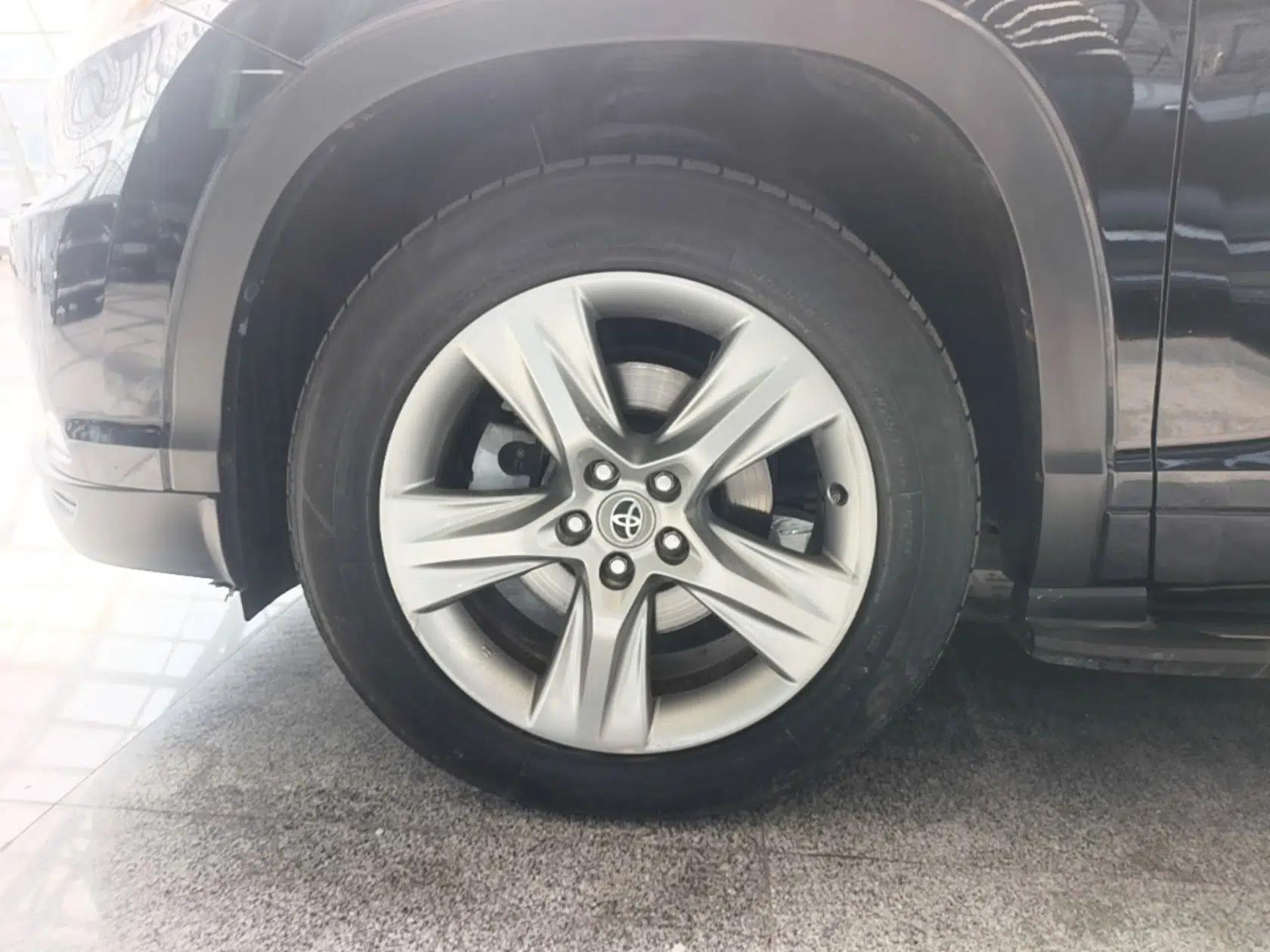 Toyota Highlander 2015 2.0T Four-Wheel Drive Luxury Edition 7-Seater — миниатюра 10