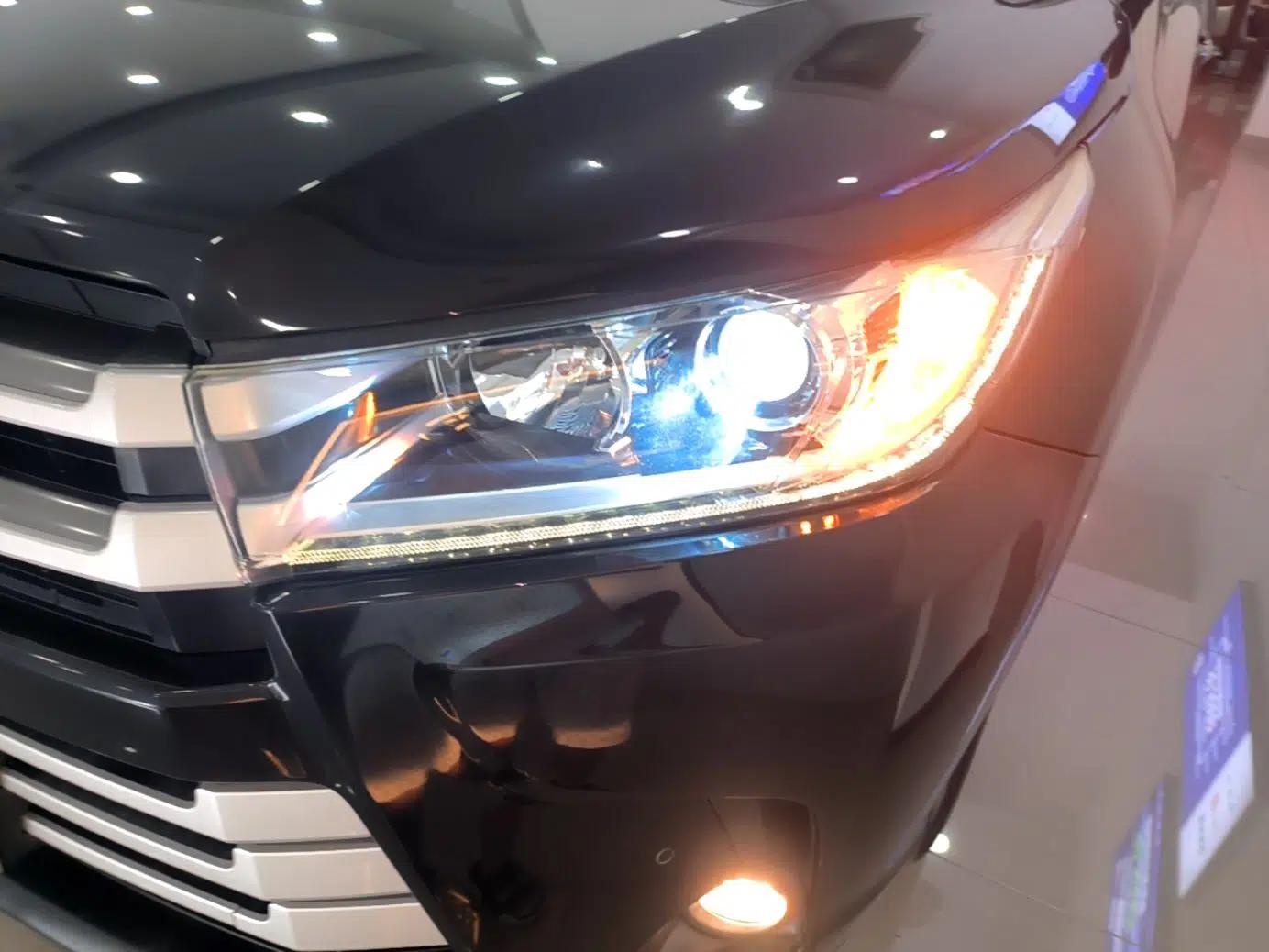 Toyota Highlander 2018 2.0T Four-Wheel Drive Luxury Edition 7 Seats China V Emission Standard — миниатюра 8