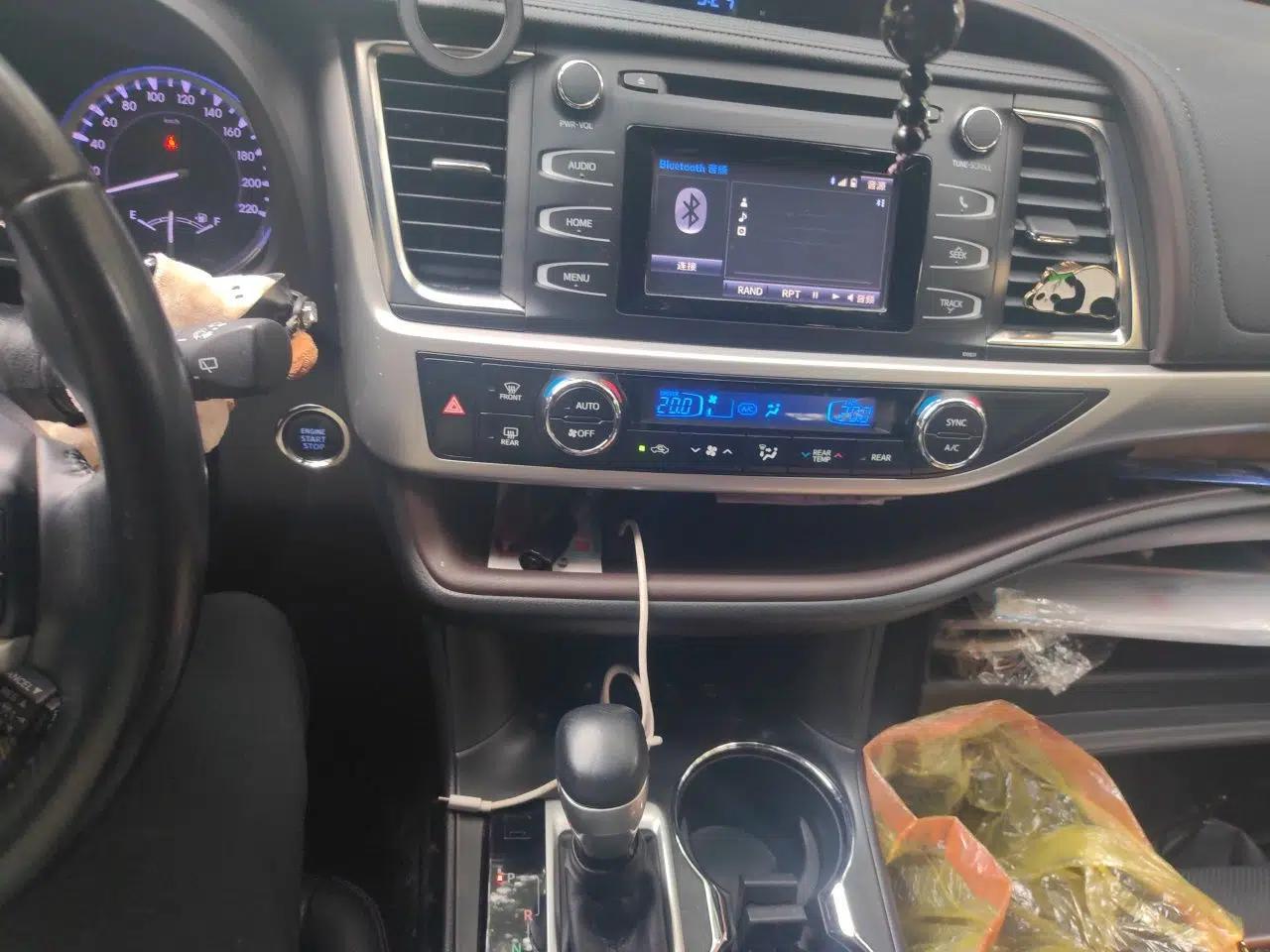 Toyota Highlander 2018 2.0T Four-Wheel Drive Luxury Edition 7 Seats China V Emission Standard — миниатюра 13