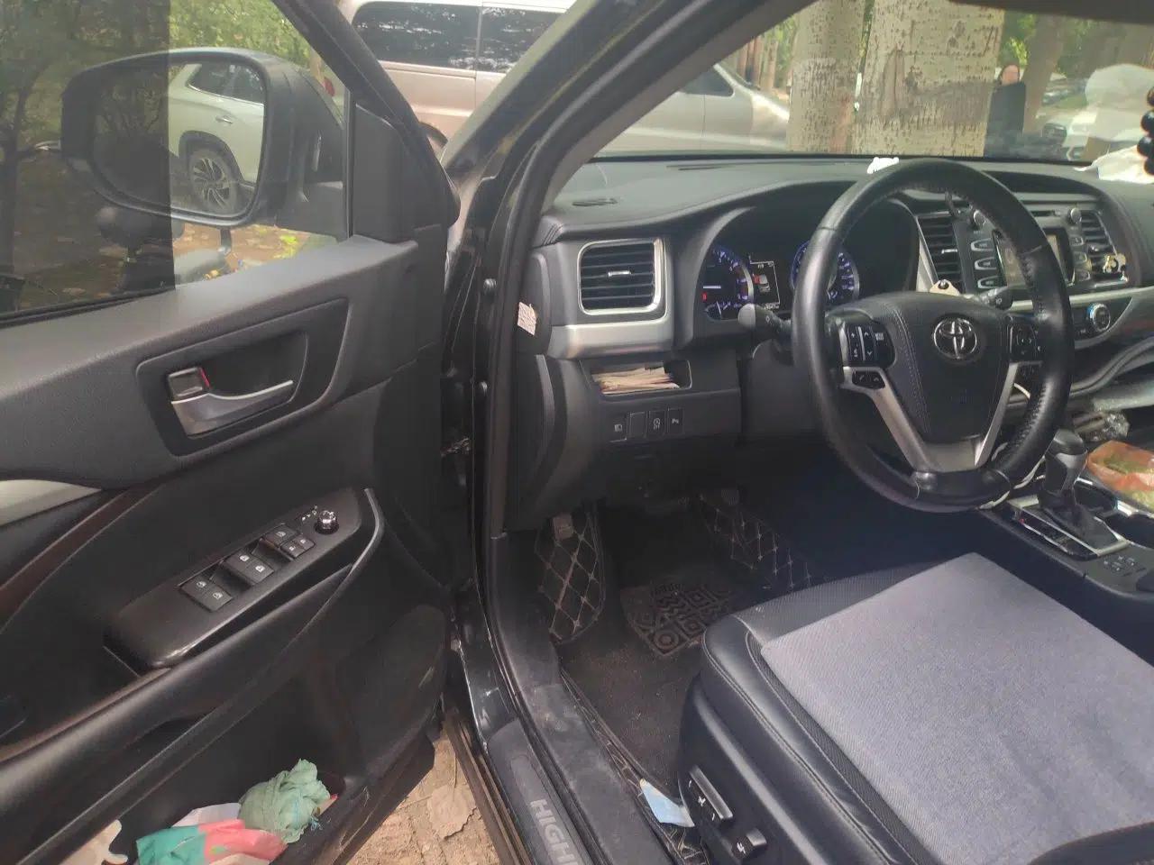 Toyota Highlander 2018 2.0T Four-Wheel Drive Luxury Edition 7 Seats China V Emission Standard — миниатюра 16