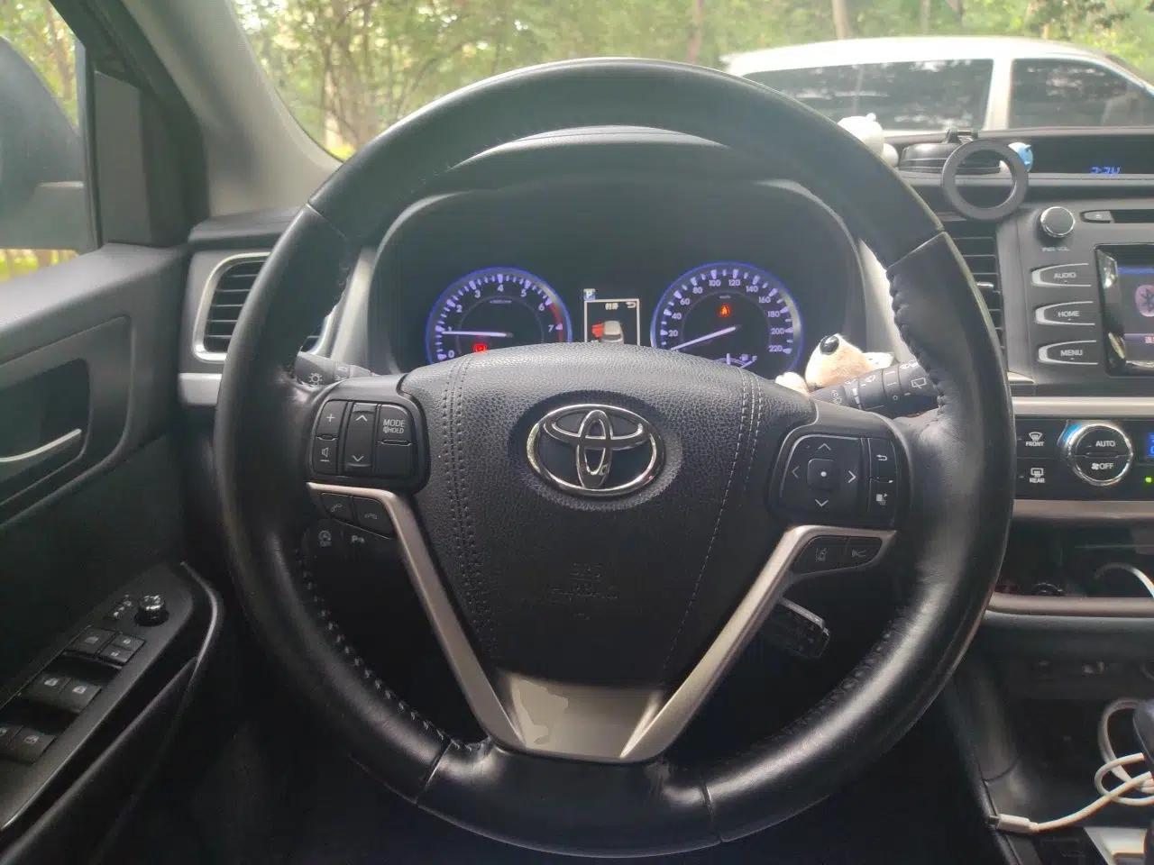 Toyota Highlander 2018 2.0T Four-Wheel Drive Luxury Edition 7 Seats China V Emission Standard — миниатюра 10