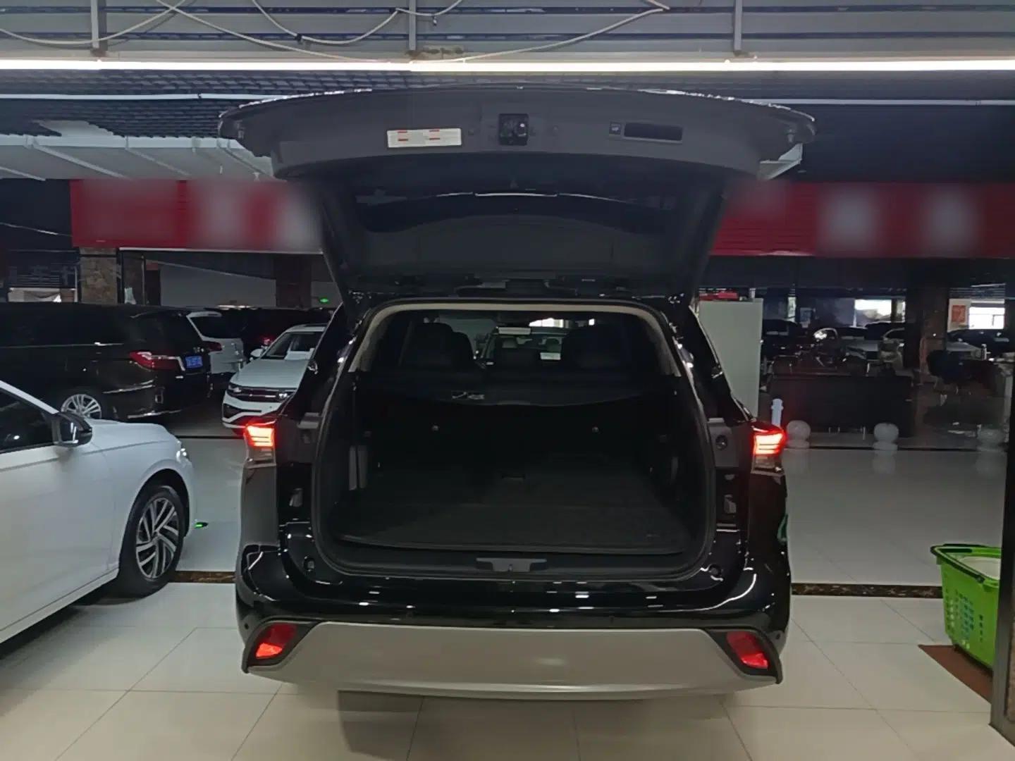 Toyota Highlander 2022 380T Four-Wheel Drive Ultimate 7-Seater — миниатюра 22