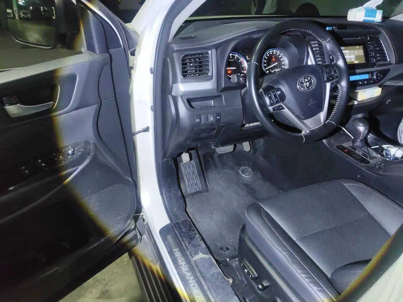 Toyota Highlander 2018 2.0T Four-Wheel Drive Luxury Edition 7 Seats China V Emission Standard — миниатюра 16