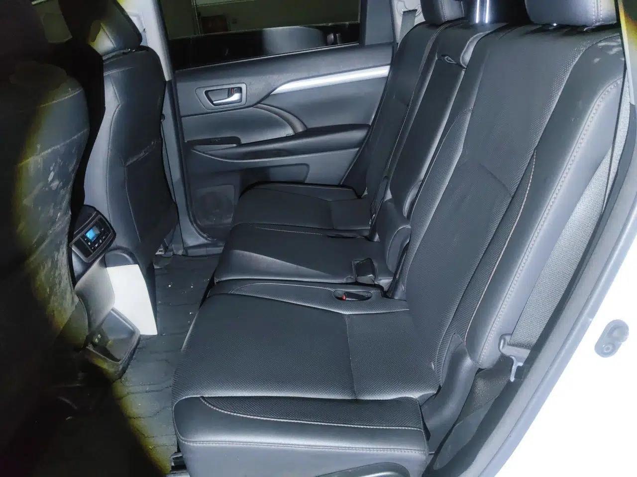 Toyota Highlander 2018 2.0T Four-Wheel Drive Luxury Edition 7 Seats China V Emission Standard — миниатюра 17